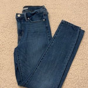 Levi’s Shaping Skinny Jeans